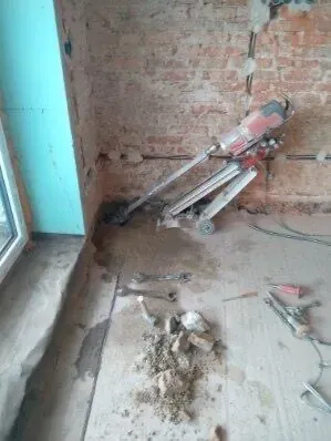 Presný otvor pre klimatizáciu diamantovým vŕtaním