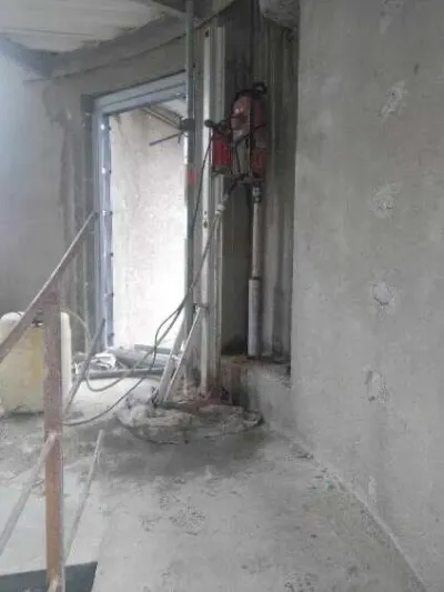 Vŕtanie otvoru pre prestup cez strop železobetónovej konštrukcie