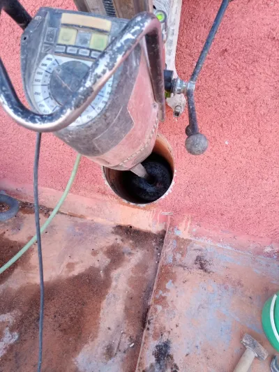 Vŕtanie otvoru pre digestor cez obvodovú stenu