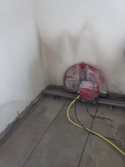 Vytvorenie otvoru v betónovej stene rezaním