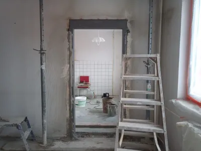 Rezanie otvoru pre dvere v nosnej stene panelového domu